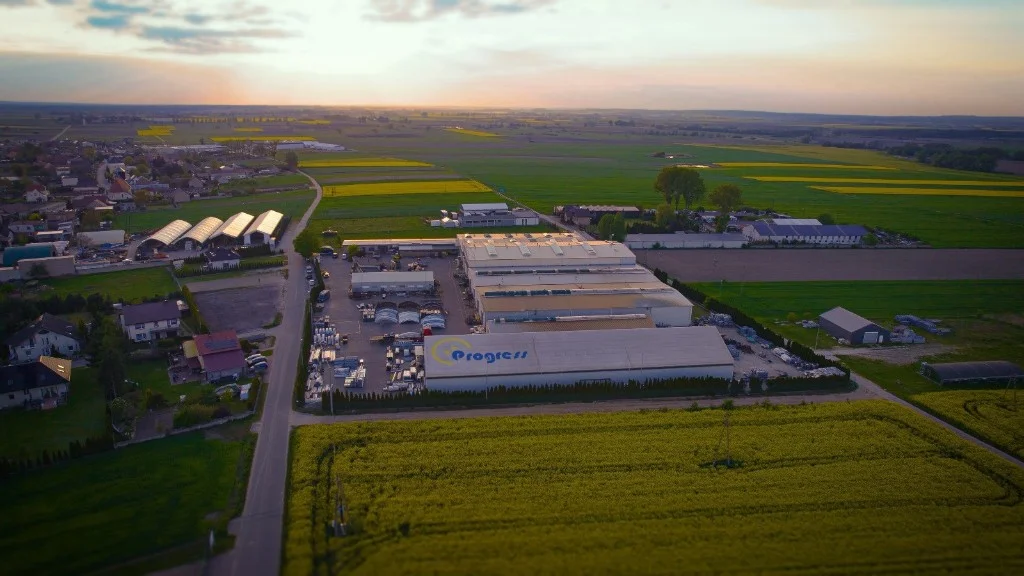 Siedziba i zaplecze produkcyjne Progress Engineering — widok z lotu ptaka, Bralin