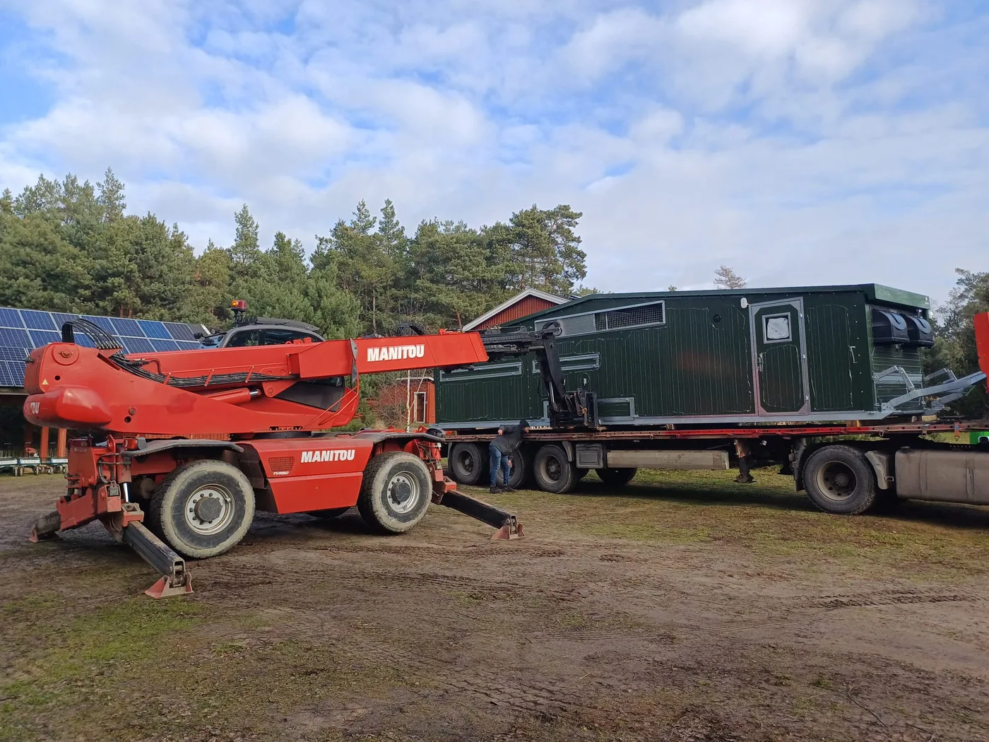 Kurnik mobilny Quramo Q200 — widok zewnętrzny